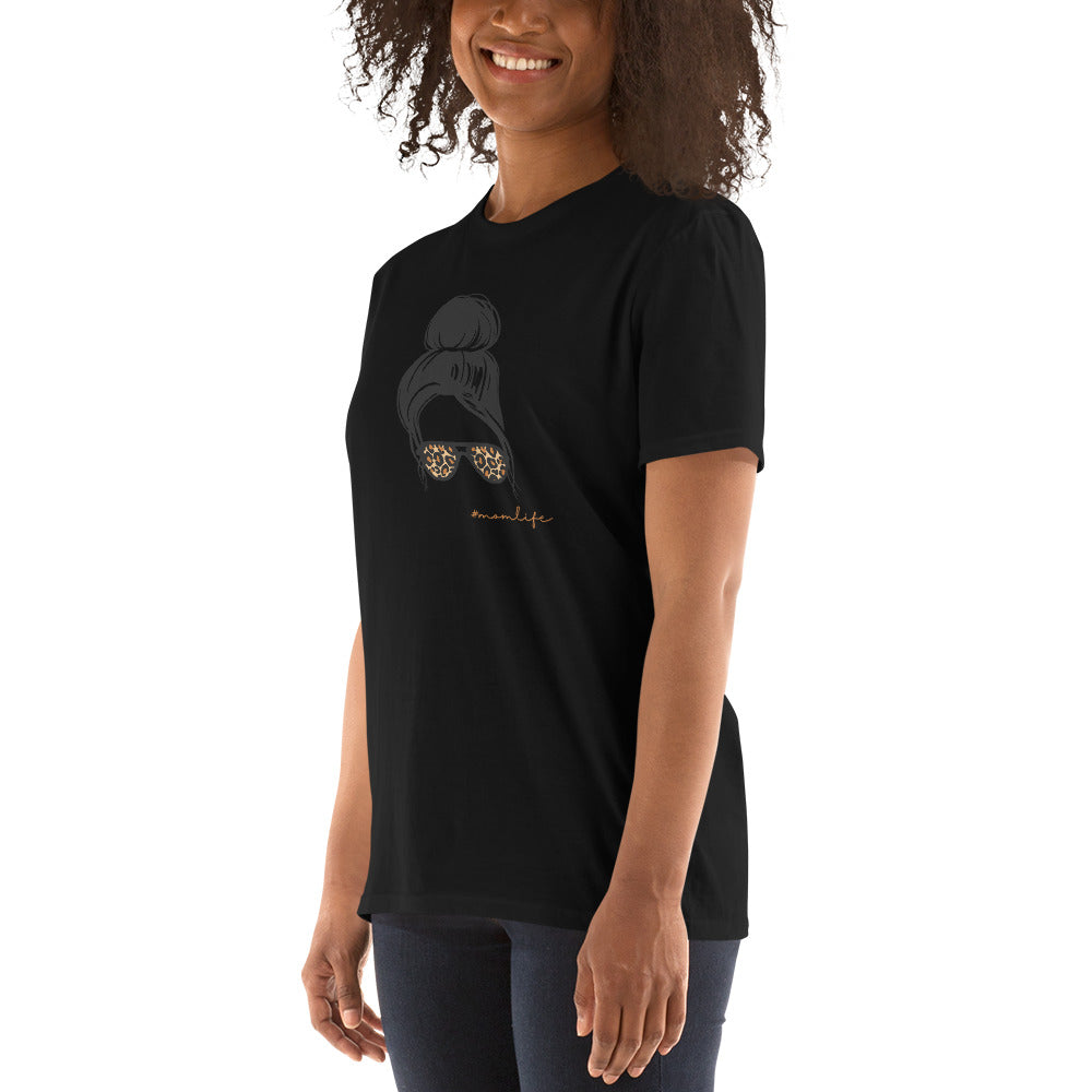 #momlife Graphic Tee